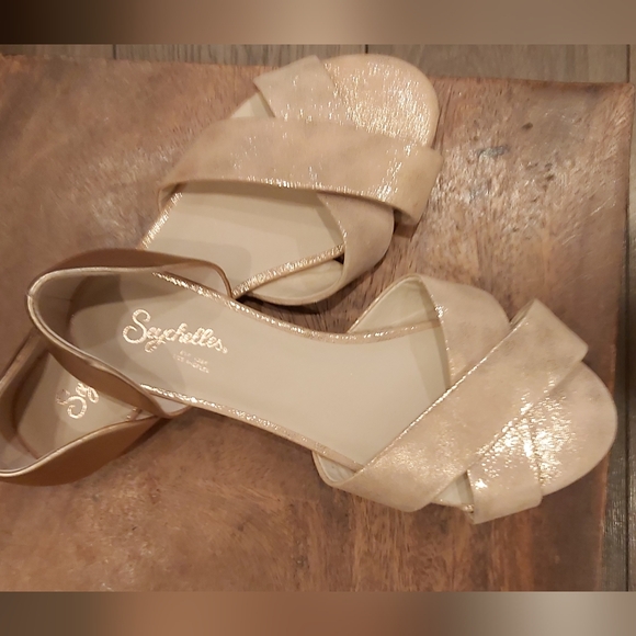 New Seychelles Slow Down sandals - Picture 1 of 6